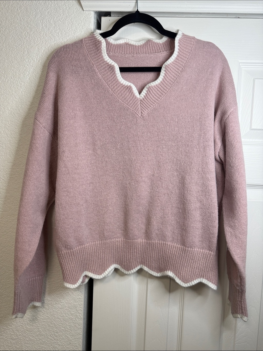 Soft Pink V-Neck Sweater with White Scallop Trim